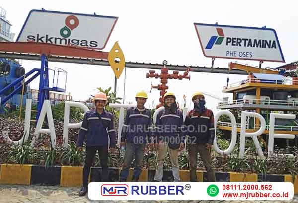 Pemasangan Rubber Fender Pertamina